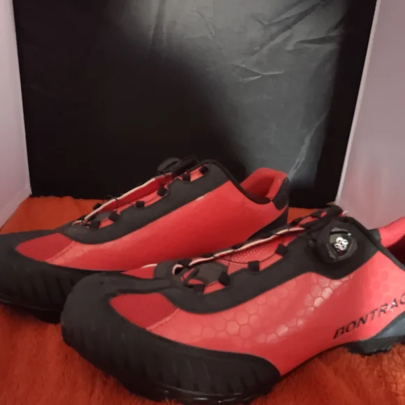 Bontrager Men's Red and Black Cycling Shoes - Picture 2 of 7